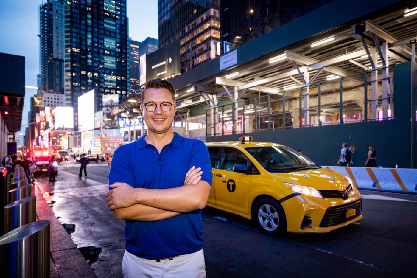 Personal-Brand-Fotoshooting am Times Square am Abend