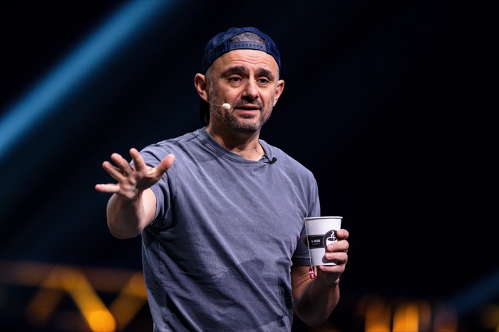 Gary Vaynerchuk auf der Buehne, fotografiert von Dominik Pfau